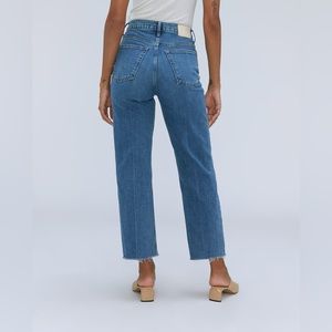 EVERLANE the CURVY cheeky Jean cropped